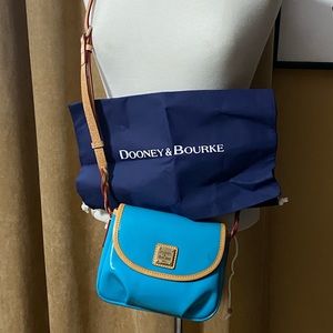 Women’s Rooney and Burke cross body purse